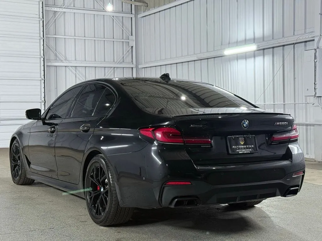 2023 BMW 5 Series M550i - Photo 12
