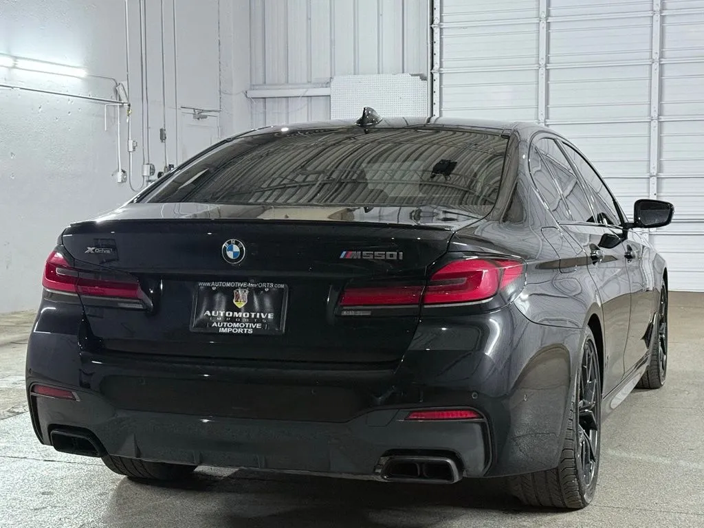 2023 BMW 5 Series M550i - Photo 10