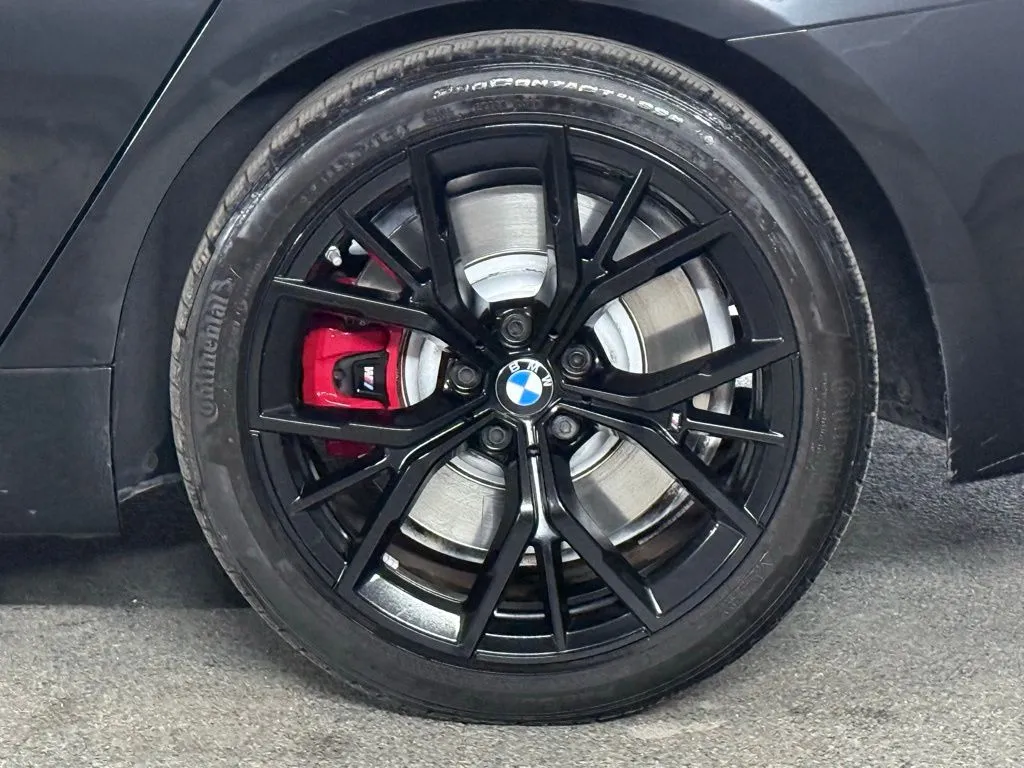2023 BMW 5 Series M550i - Photo 14