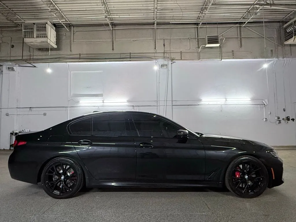 2023 BMW 5 Series M550i - Photo 7
