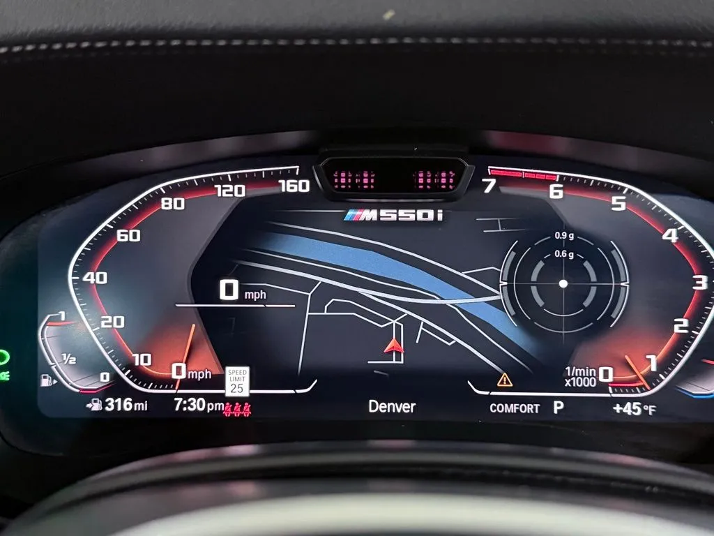 2023 BMW 5 Series M550i - Photo 32