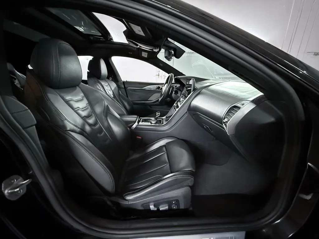 2023 BMW 8 Series M850i - Photo 28