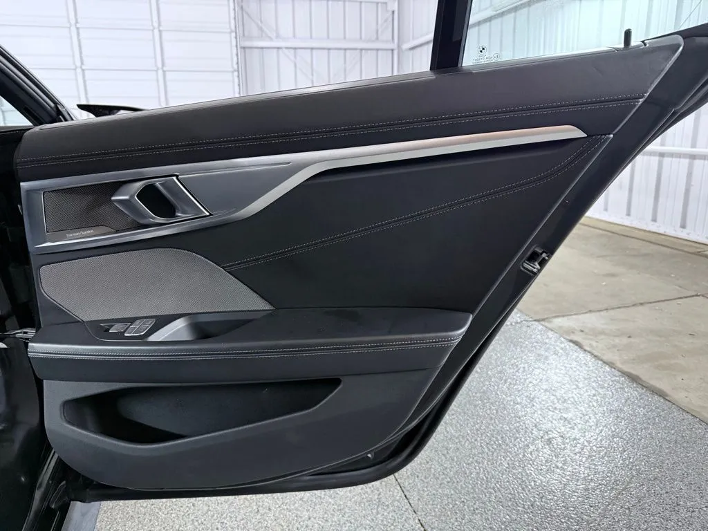 2023 BMW 8 Series M850i - Photo 26