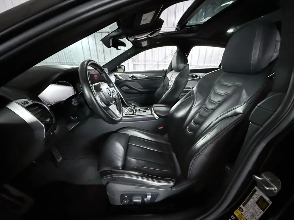 2023 BMW 8 Series M850i - Photo 18