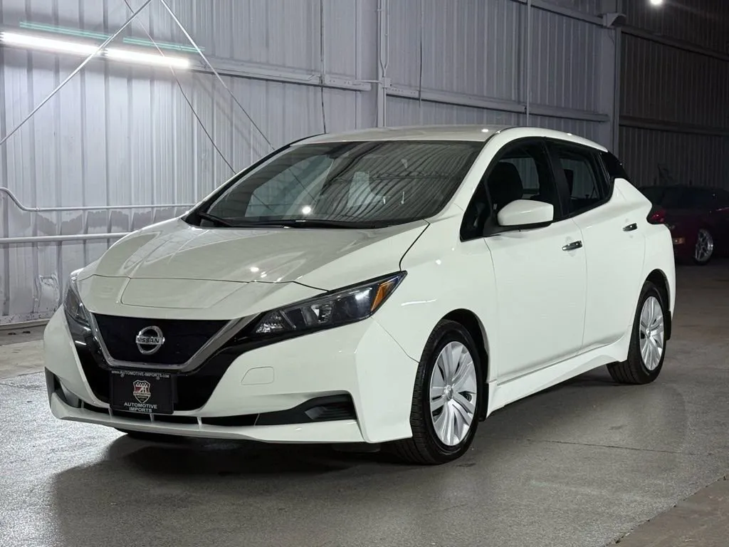 White 2022 Nissan LEAF S for sale in Denver, CO