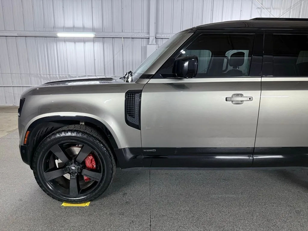 2023 Land Rover Defender X - Photo 13