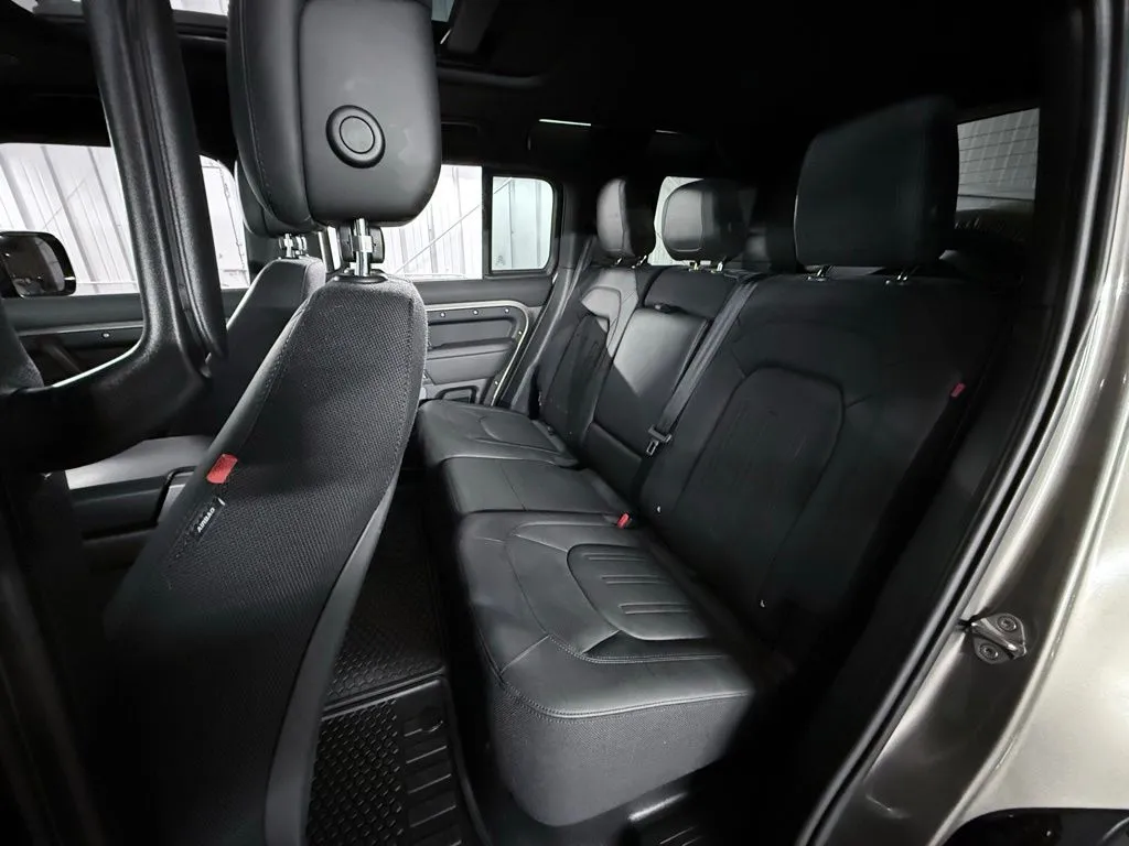 2023 Land Rover Defender X - Photo 19