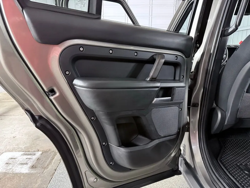 2023 Land Rover Defender X - Photo 21