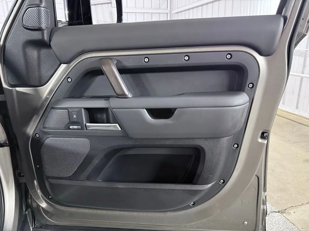 2023 Land Rover Defender X - Photo 28