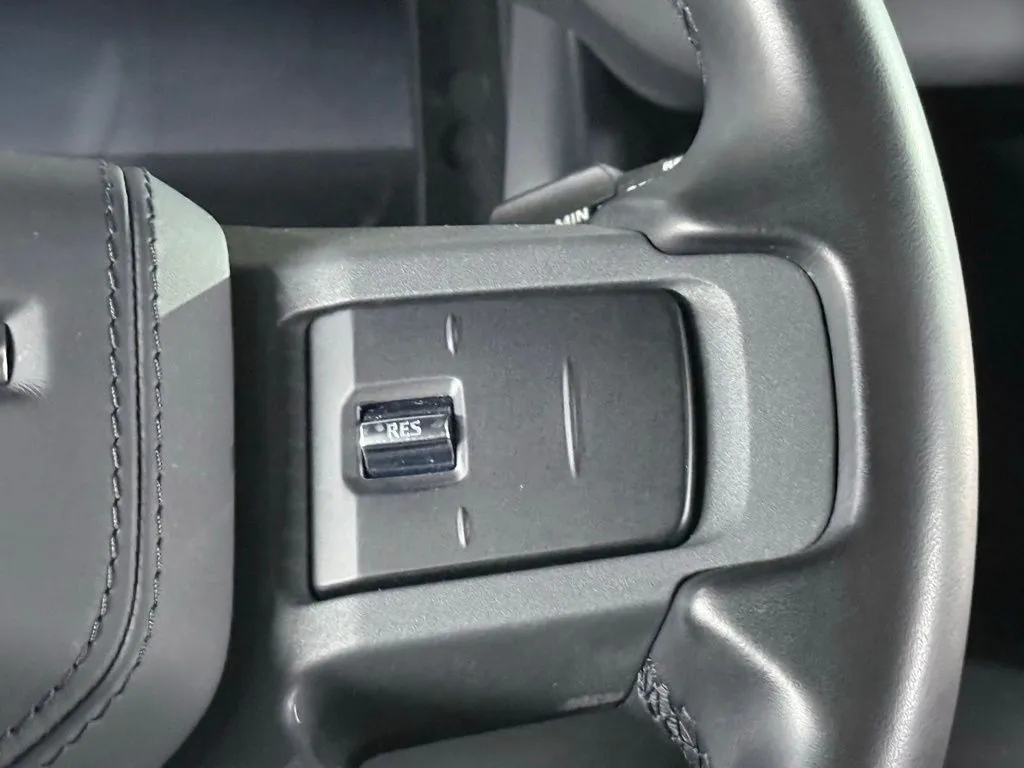 2023 Land Rover Defender X - Photo 38