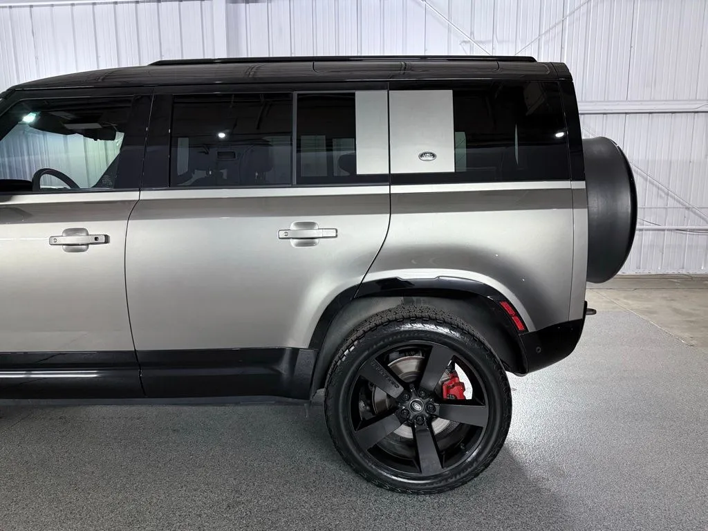 2023 Land Rover Defender X - Photo 11