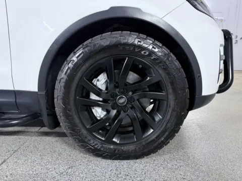 More photos of 2020 Land Rover Discovery HSE at Automotive Imports Sales & Service, CO