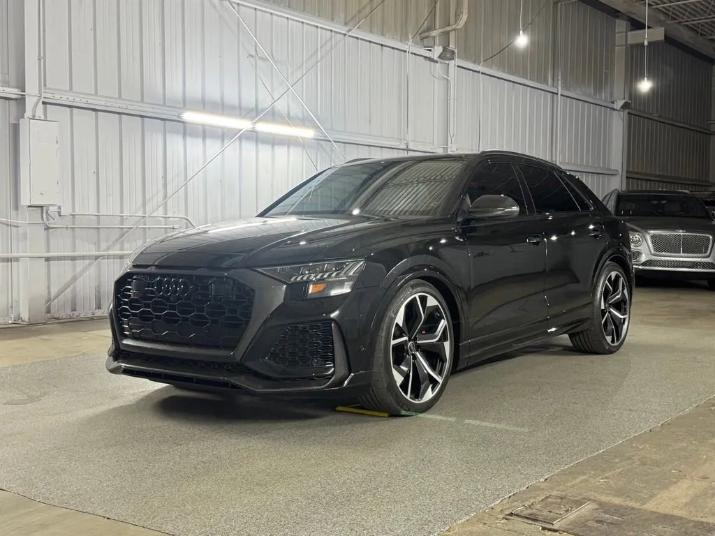 2023 Audi RS Q8 -'s photo