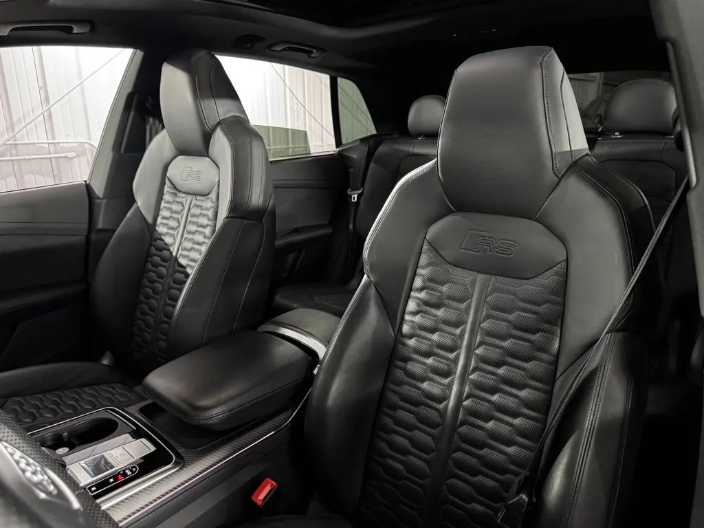 2023 Audi RS Q8 Base - Photo 45
