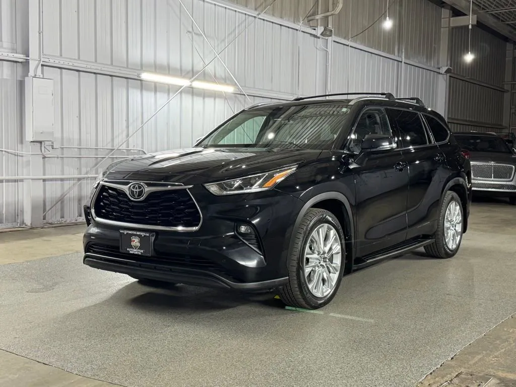 Black 2020 Toyota Highlander Limited for sale in Denver, CO