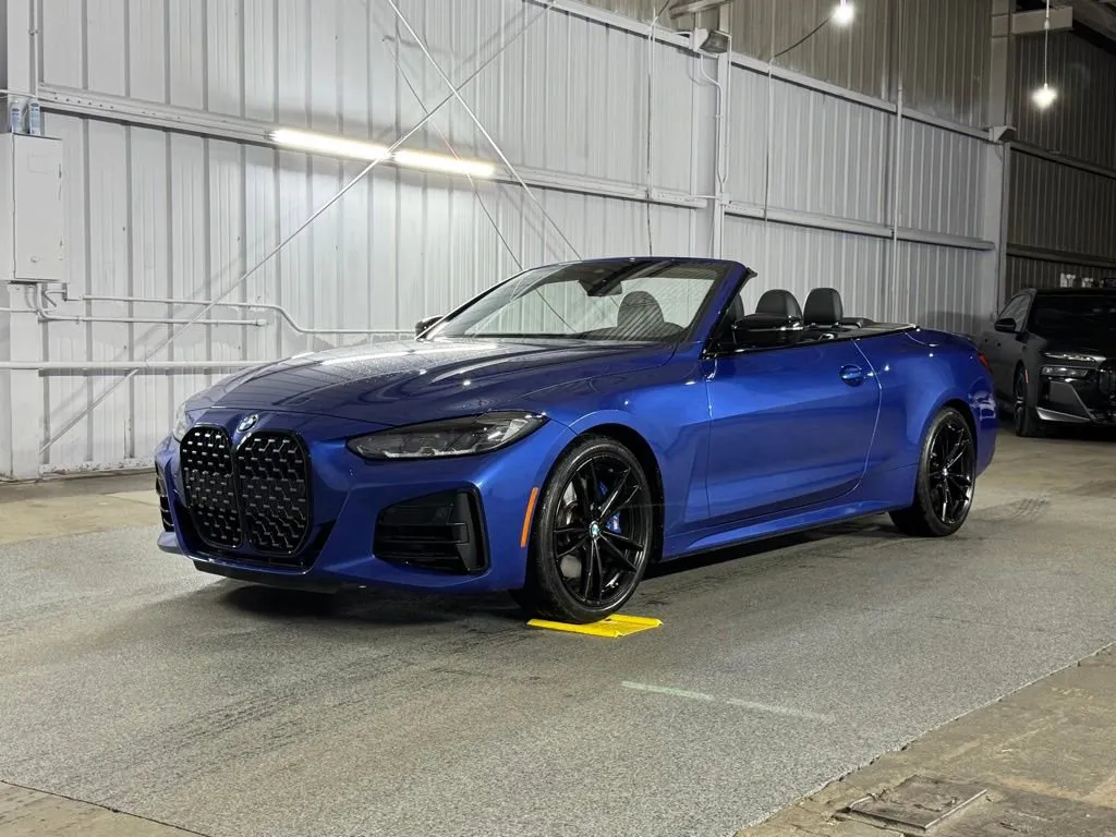 2022 BMW 4 Series M440i Convertible xDrive's photo