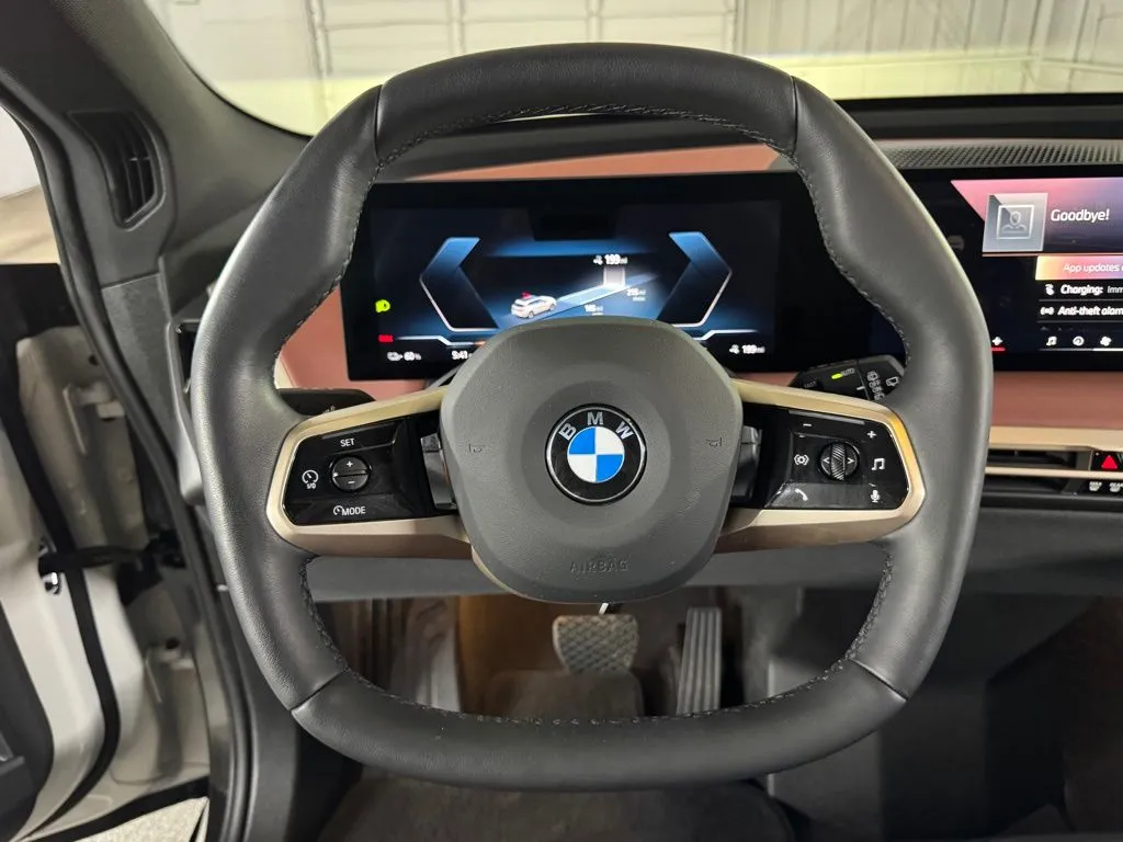 2026 BMW iX 45 - Photo 25