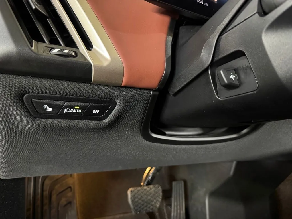 2026 BMW iX 45 - Photo 33