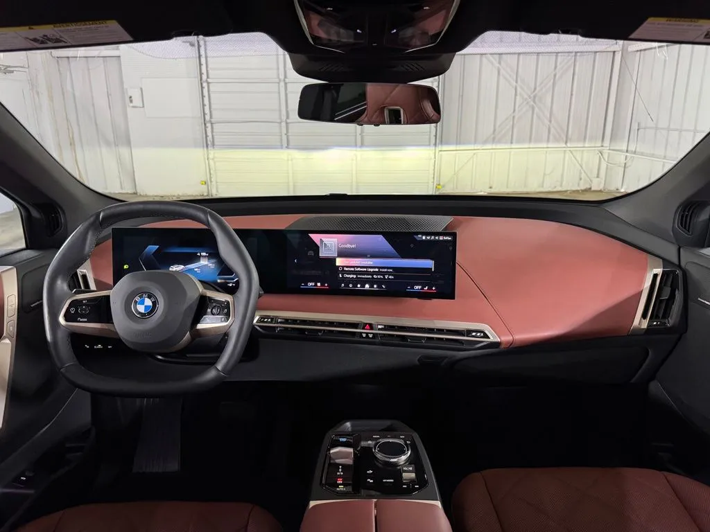 2026 BMW iX 45 - Photo 27