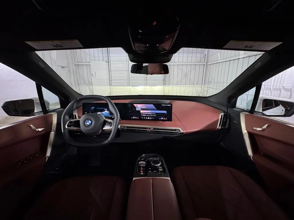 2026 BMW iX 45 - Photo 22