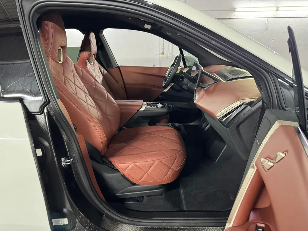 2026 BMW iX 45 - Photo 52