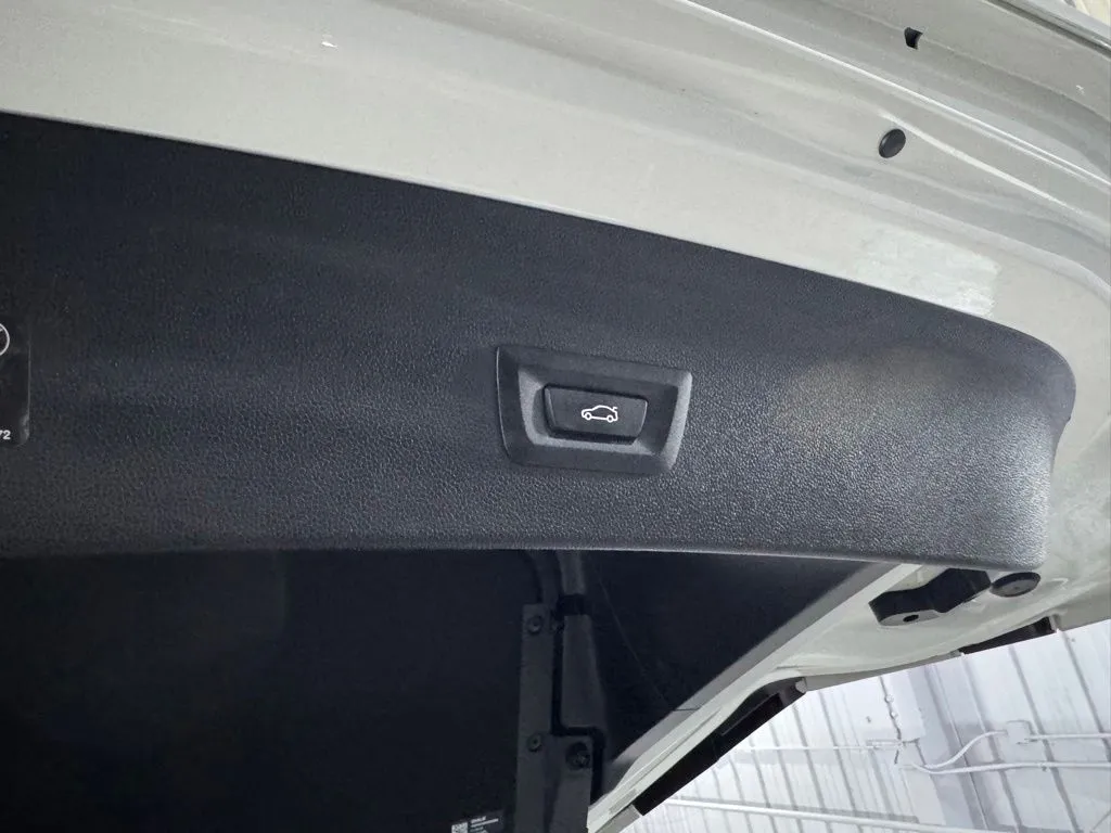 2026 BMW iX 45 - Photo 53
