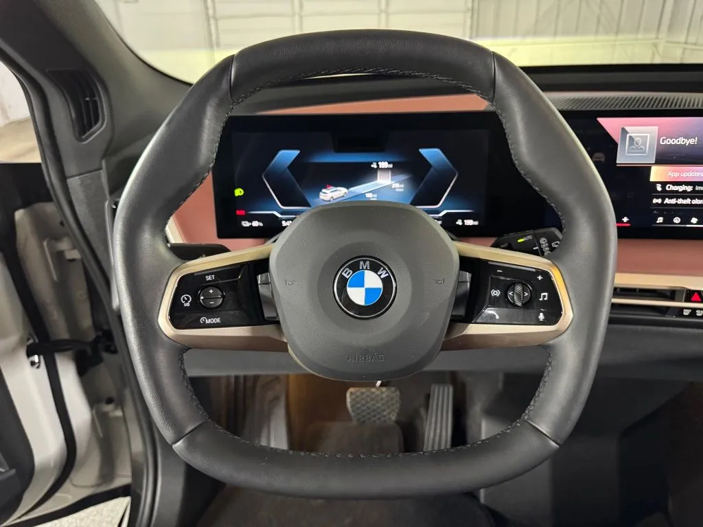 2026 BMW iX 45 - Photo 30