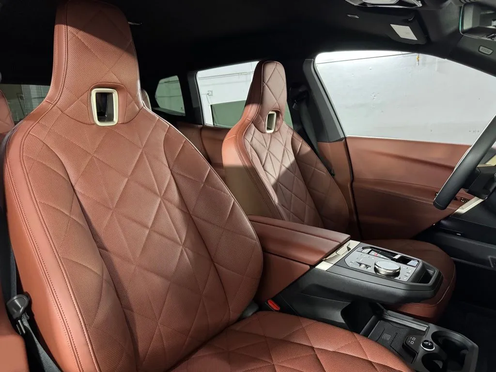 2026 BMW iX 45 - Photo 50