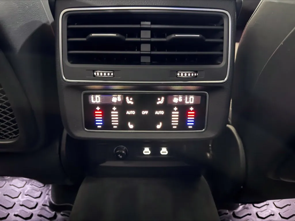 2024 Audi SQ8 Premium Plus - Photo 18