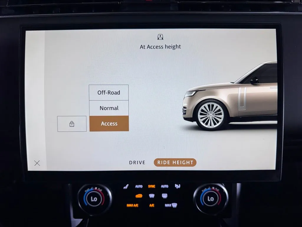 2023 Land Rover Range Rover SE - Photo 33