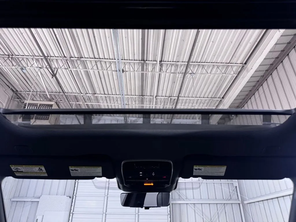 2023 Land Rover Range Rover SE - Photo 24