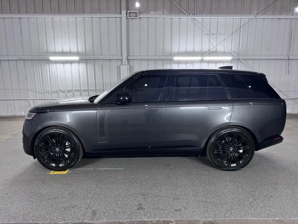 2023 Land Rover Range Rover SE - Photo 18