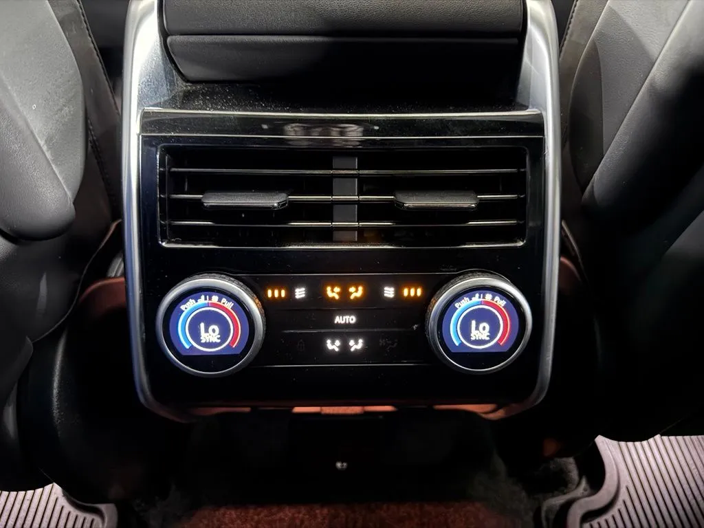 2023 Land Rover Range Rover SE - Photo 29