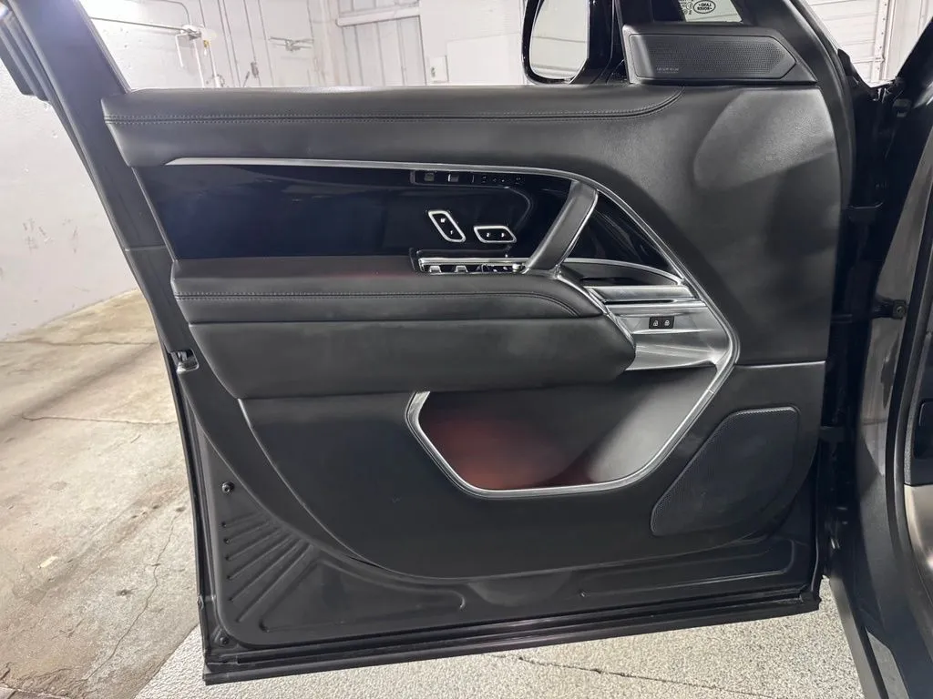 2023 Land Rover Range Rover SE - Photo 40