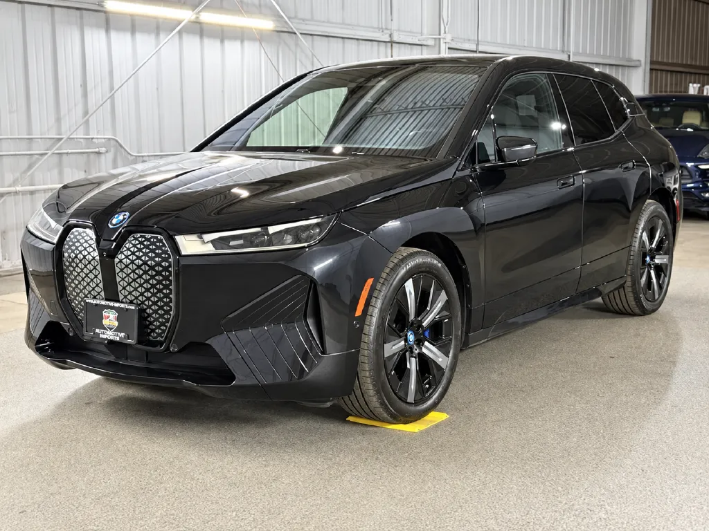 2023 BMW iX