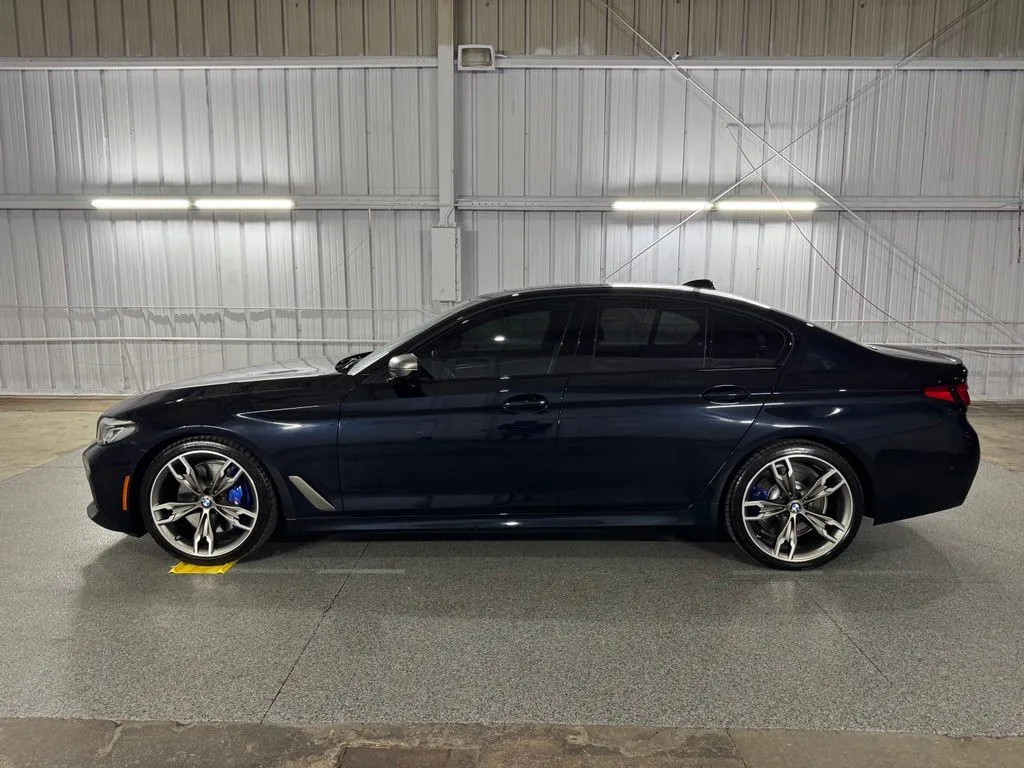 2023 BMW 5 Series M550i - Photo 20