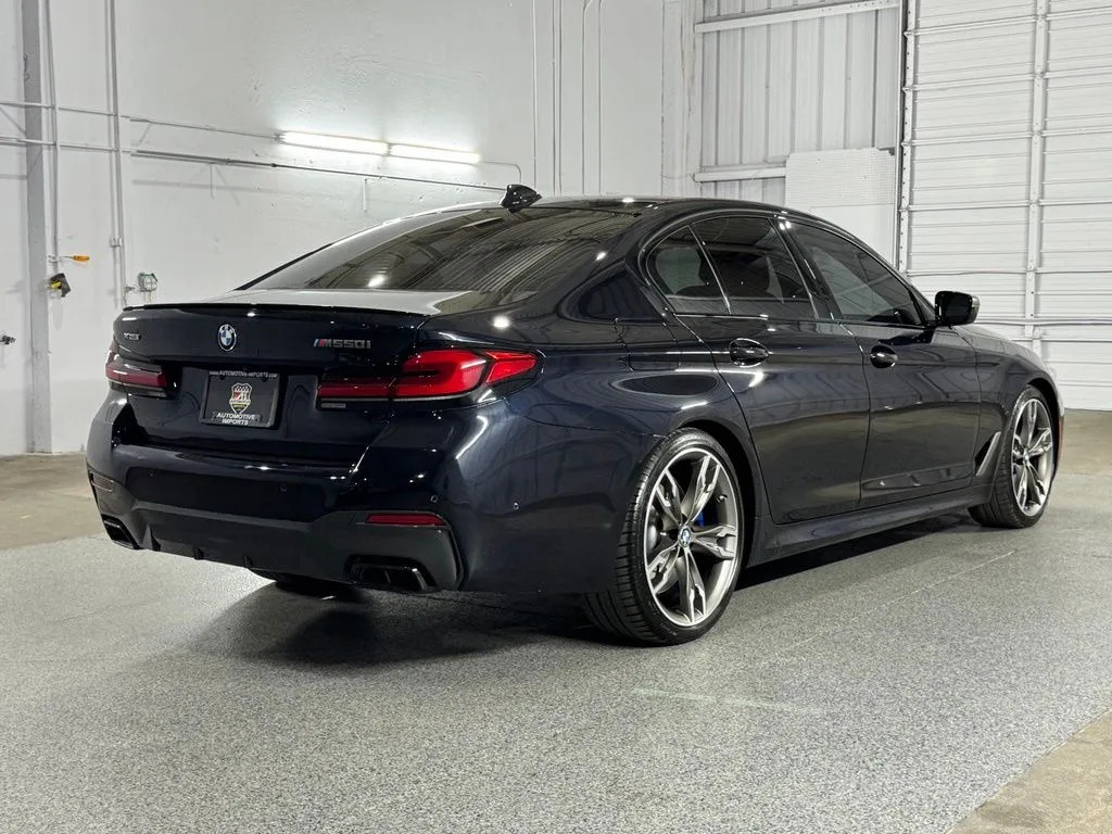 2023 BMW 5 Series M550i - Photo 11
