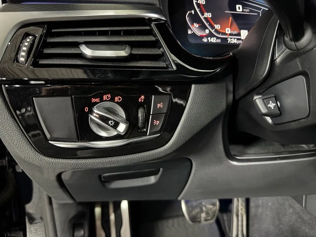2023 BMW 5 Series M550i - Photo 29