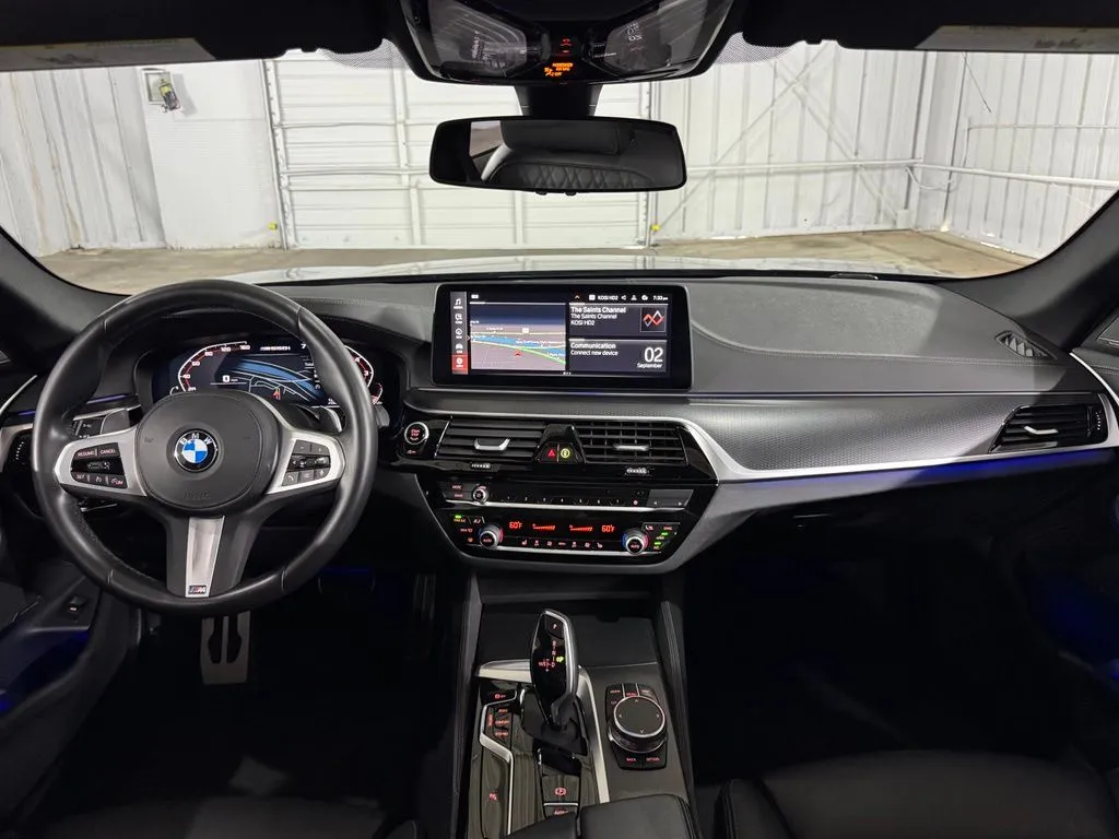 2023 BMW 5 Series M550i - Photo 23