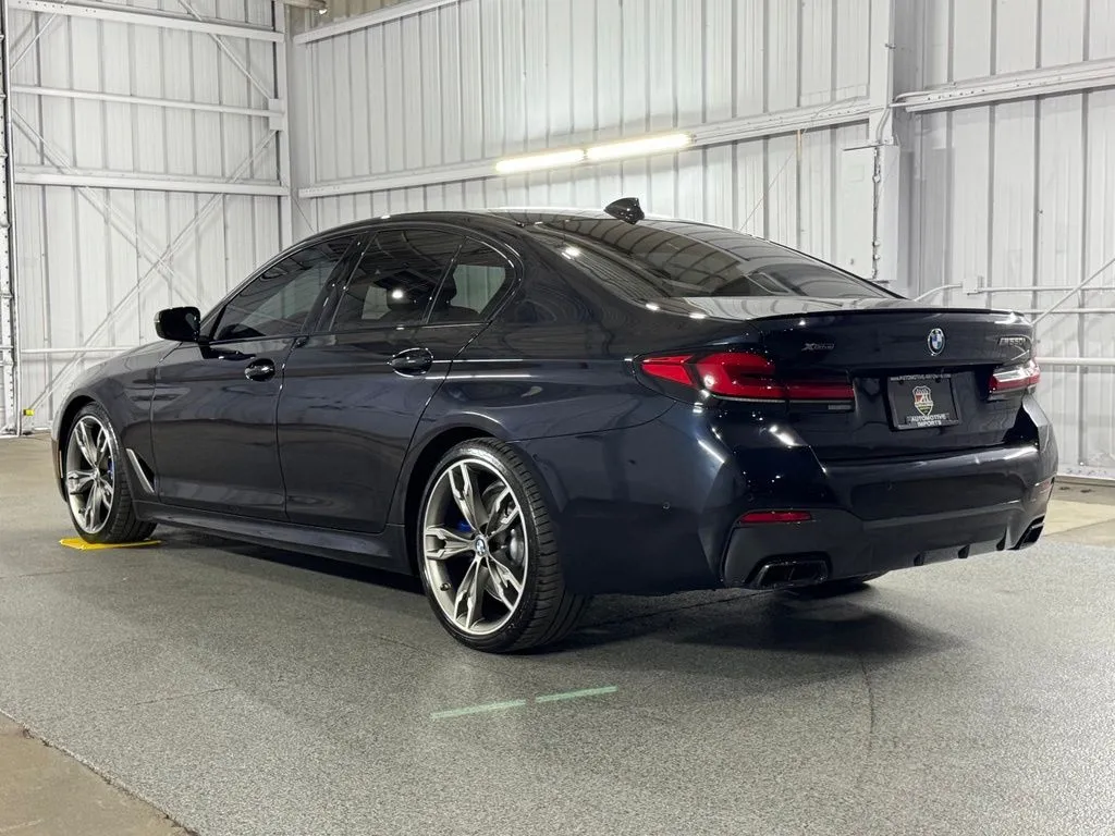 2023 BMW 5 Series M550i - Photo 15