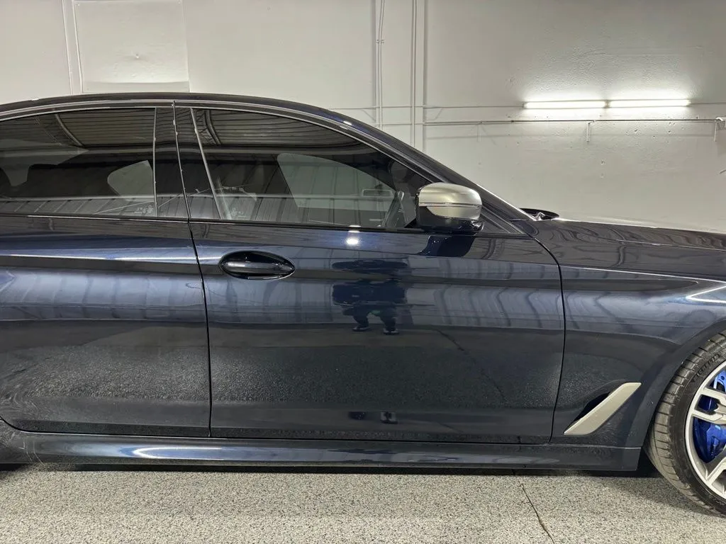 2023 BMW 5 Series M550i - Photo 9
