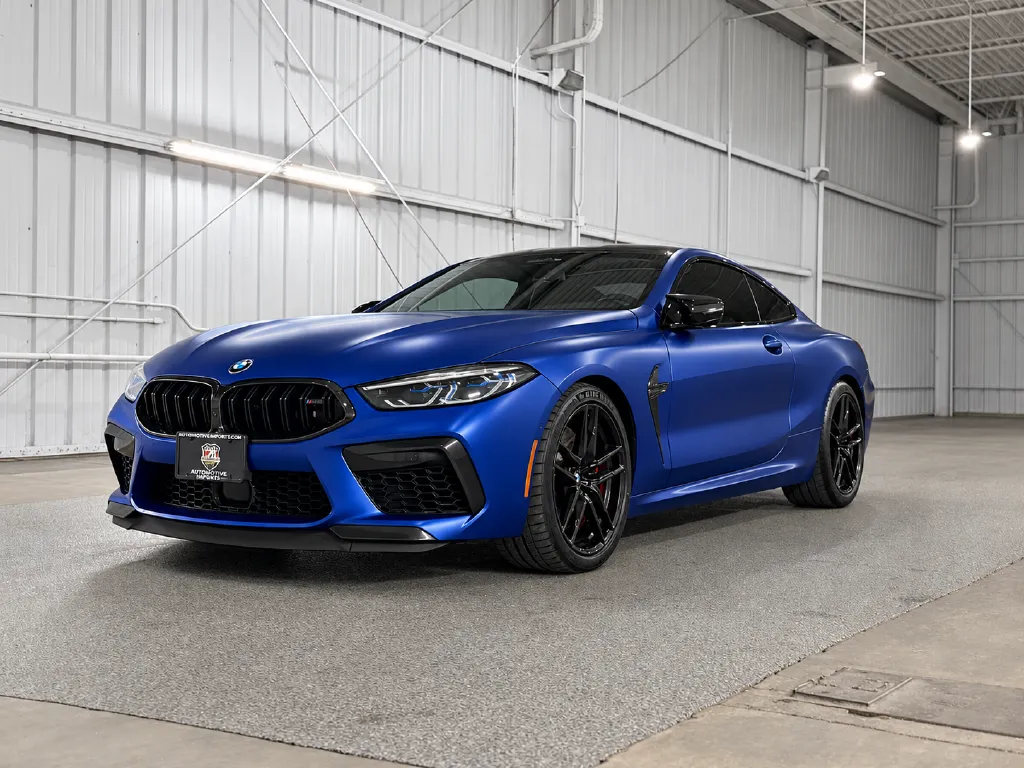 2022 BMW M8