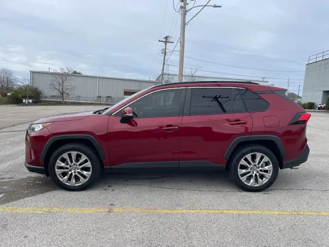 More photos of 2021 Toyota RAV4 XLE Premium FWD at EZ Car Connection, KY
