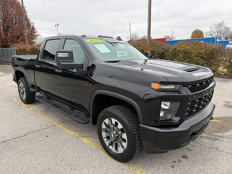 2023 Chevrolet Silverado 2500HD Custom's photo