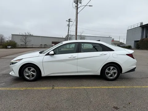 More photos of 2022 Hyundai Elantra SE IVT at EZ Car Connection, KY