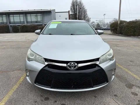 Photos of 2017 Toyota Camry 4d Sedan SE for sale in Frankfort, KY at EZ Car Connection