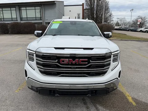 Photos of 2022 GMC Sierra 1500 Crew Cab 147" SLT for sale in Frankfort, KY at EZ Car Connection