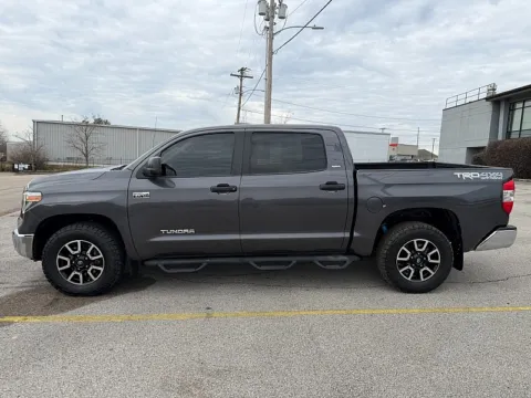 More photos of 2018 Toyota Tundra CrewMax SR5 5.7L at EZ Car Connection, KY