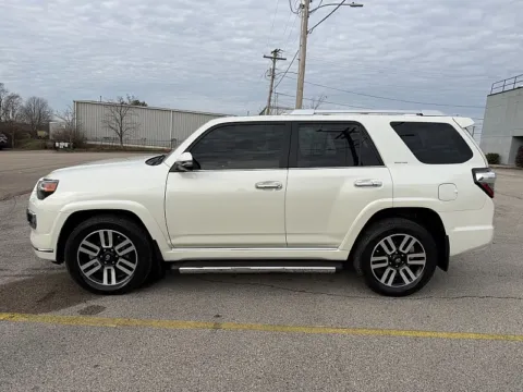 More photos of 2022 Toyota 4Runner Limited 4WD at EZ Car Connection, KY