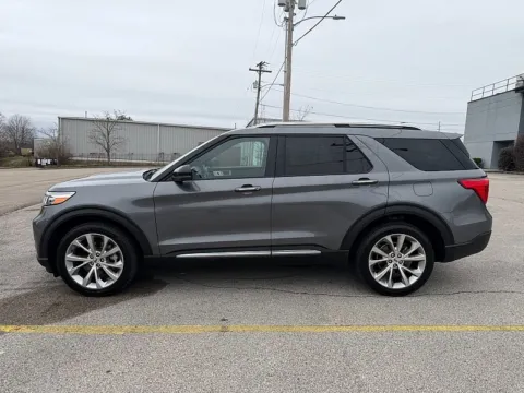 More photos of 2022 Ford Explorer Platinum 4WD at EZ Car Connection, KY